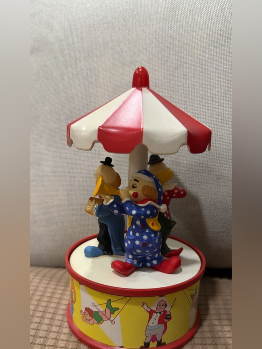 Vntg Aldon Circus Clowns Revolving Music Box,1983 Plays "Send in the Clowns"/box